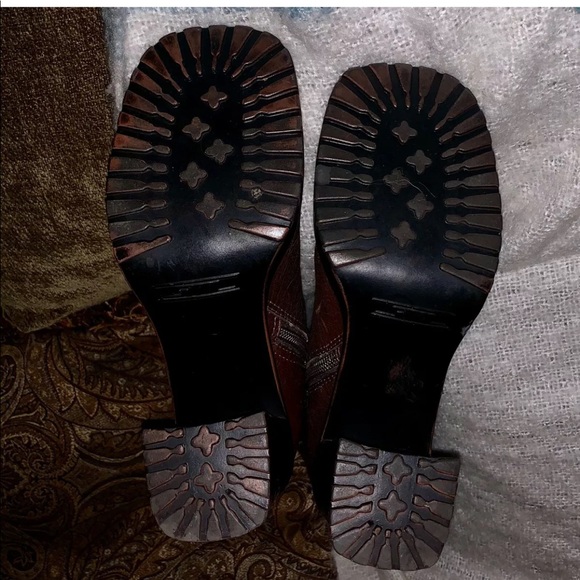 ❌SOLD❌ Steve Madden Leather Heeled Campus Boots - Picture 7 of 8